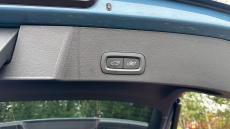 Volvo XC40 2.0 B3P Plus Dark 5dr Auto Petrol Estate